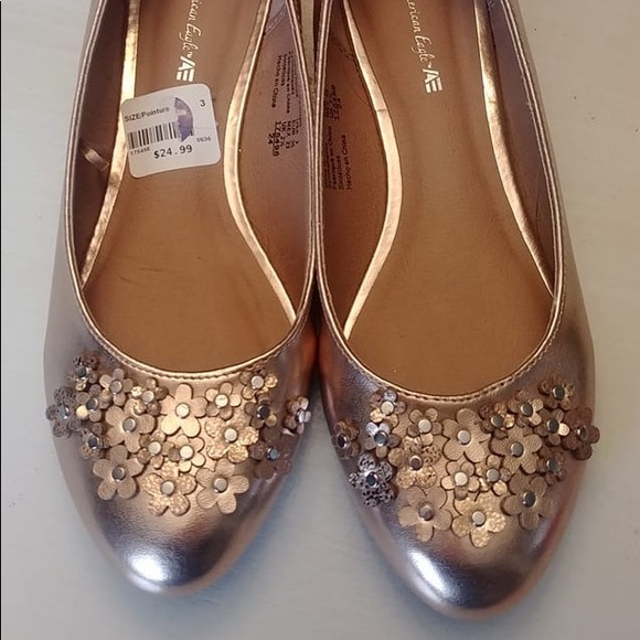 Brand new girls size 3 flats - Picture 1 of 1